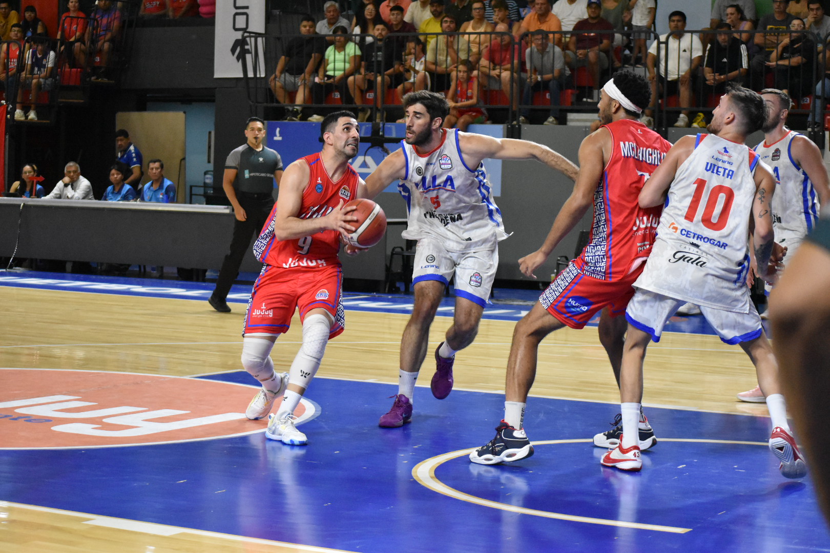 Jujuy Básquet no supo cerrar el juego ante San Martín y perdió en el final