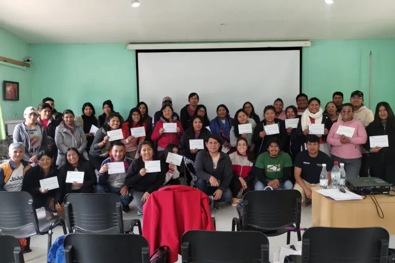 Exitoso taller de iniciación al senderismo en Huacalera