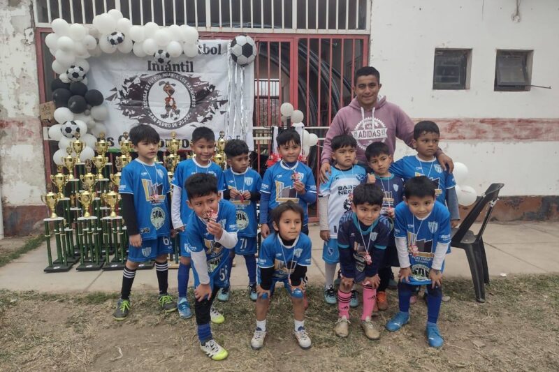 La 2016 de Los Azucareritos de La Mendieta campeones en un torneo en San Pedro