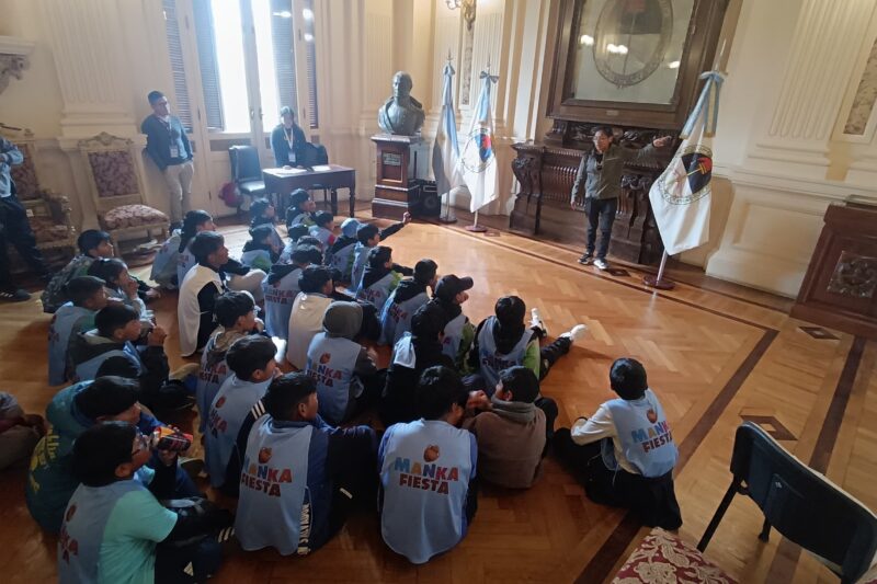 UN DÍA INOLVIDABLE PARA LOS NIÑOS DE LA ESCUELITA MUNICIPAL DE LA QUIACA