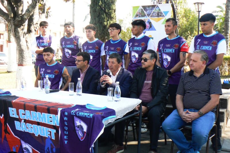 El Carmen Básquet presentó su plantel para la nueva temporada